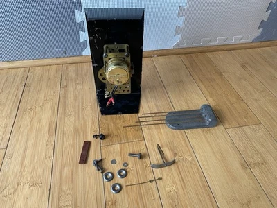 Synchron Electric Clock Motor model  A43RA  3-71  610 Tested  Movement Working - Image 1 of 4