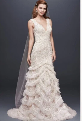 Vestido de novia Galina Signature talla 18 David’s Bridal SWG689 con velo Foto 1 de 4