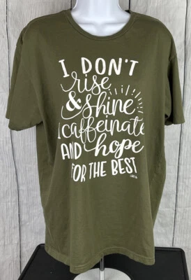 Camiseta de mujer grande verde militar manga corta "...Caffeinate & Hope For The Best" Foto 1 de 4