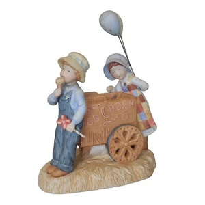 Holly Hobbie Country Fair Designers Collection "My Favorite Flavor" Figurine - Picture 1 of 15