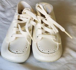 VINTAGE WEE KIDS WHITE LACE UP INFANT WALKING SHOES LEATHER - Picture 1 of 12