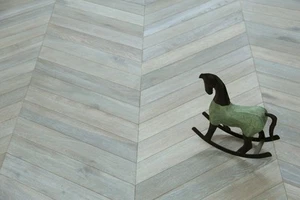 Suelo de parquet Chevron color gris roble de ingeniería 18 mm SR1805 muestra - Imagen 1 de 5