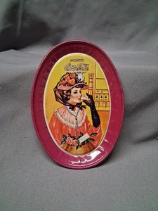 Bandeja para servir publicidad de metal ovalada miniatura Coca Cola - Usada - Imagen 1 de 4