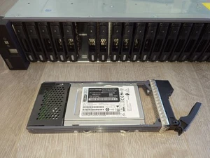 Lenovo ThinkSystem DE4000F FibreChannel FC Flash Array SFF W/ 12 x 3.84TB SSD - Bild 1 von 10
