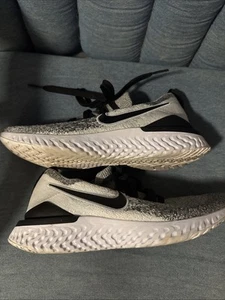 Zapato para correr Nike Epic React Flyknit 2 BQ8927 102 negro blanco Oreo para mujer talla 7 - Imagen 1 de 7