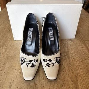 Vintage Moschino Cream Black Embroidered Square Toe Cube Heel EU36 - Picture 1 of 13