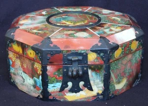 Vintage Korean Ox Horn Box Hwagak Haem Reverse Painted Ox Horn over Wood Box - Picture 1 of 12