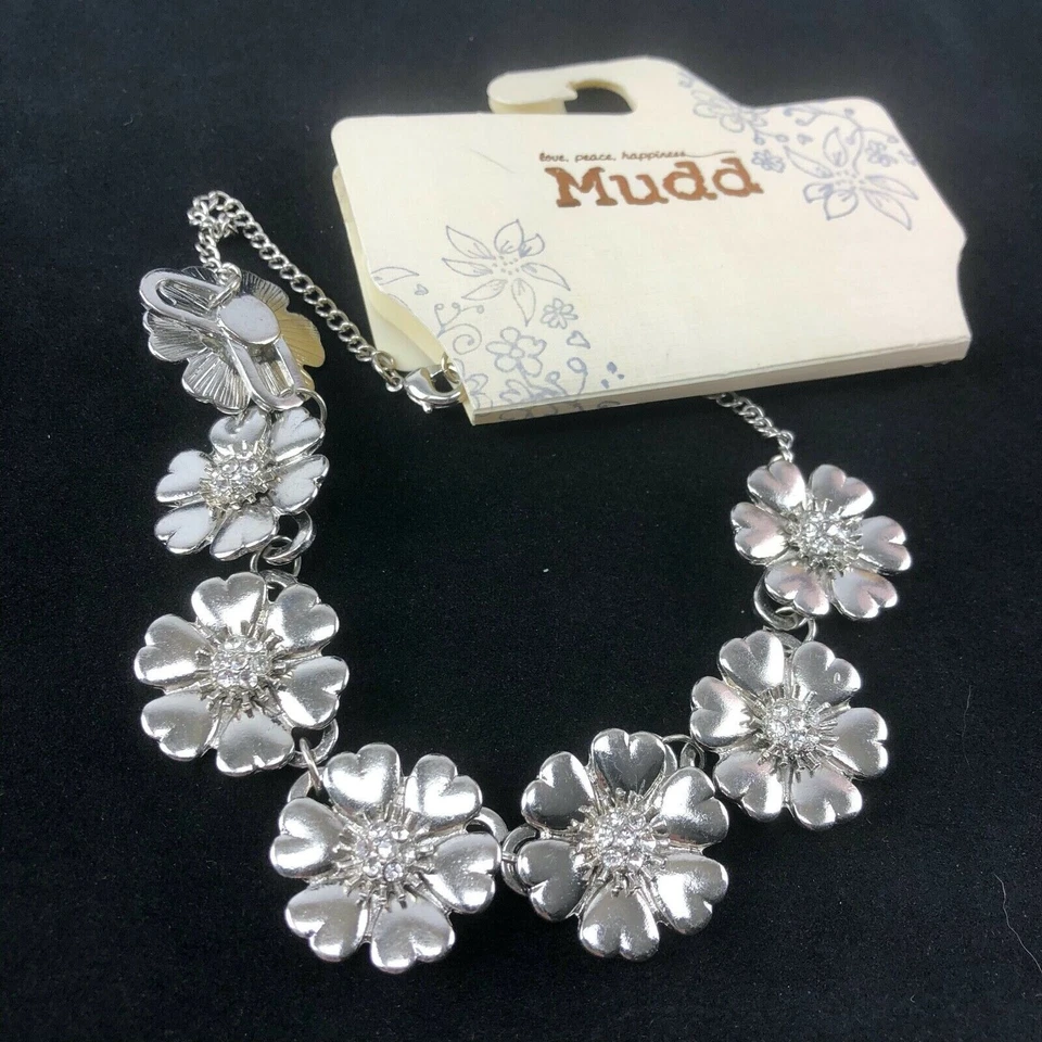 Collar Mudd Flores Tono Plata con Centros de Cristal Foto 1 de 1