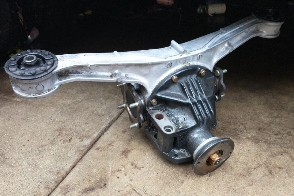 Mazda Miata 1990-93 defectuoso OEM diferencial abierto con tercer miembro para piezas Foto 1 de 4