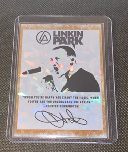 Chester Bennington Linkin Park holografischer individueller Refraktor Zitat Sammelkarte - Bild 1 von 4