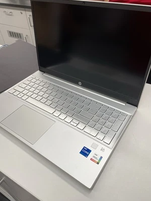 HP Pavilion 15”, (i7, 16GB RAM, 1TB SSD) - Immagine 1 di 4