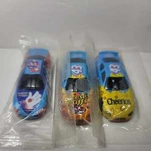 3 Müslischachtel Spielzeug Rennwagen #43 Cheerios, Reese's Puffs, Hamburger Helfer - Bild 1 von 4