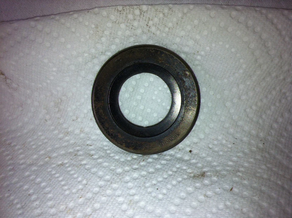 Nash, AMC, junta del eje trasero.   1 1/8 i.d. , 2.255 o.d.  NOS.  Artículo: 0643 Foto 1 de 1