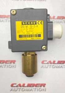 VOGEL DS-W 12-2-R  Oil Pressure Switch 12 bar (NEW) - Picture 1 of 5