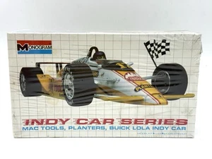 Monogram Indy série LOLA VINTAGE KIT NEW SEALED,OLD STOCK EO - Imagen 1 de 3