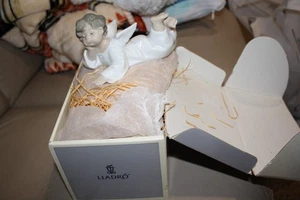 Lladro Figur Engel liegend Nr. 04541 6 Zoll lang mit Karton und Verpackung - Bild 1 von 13
