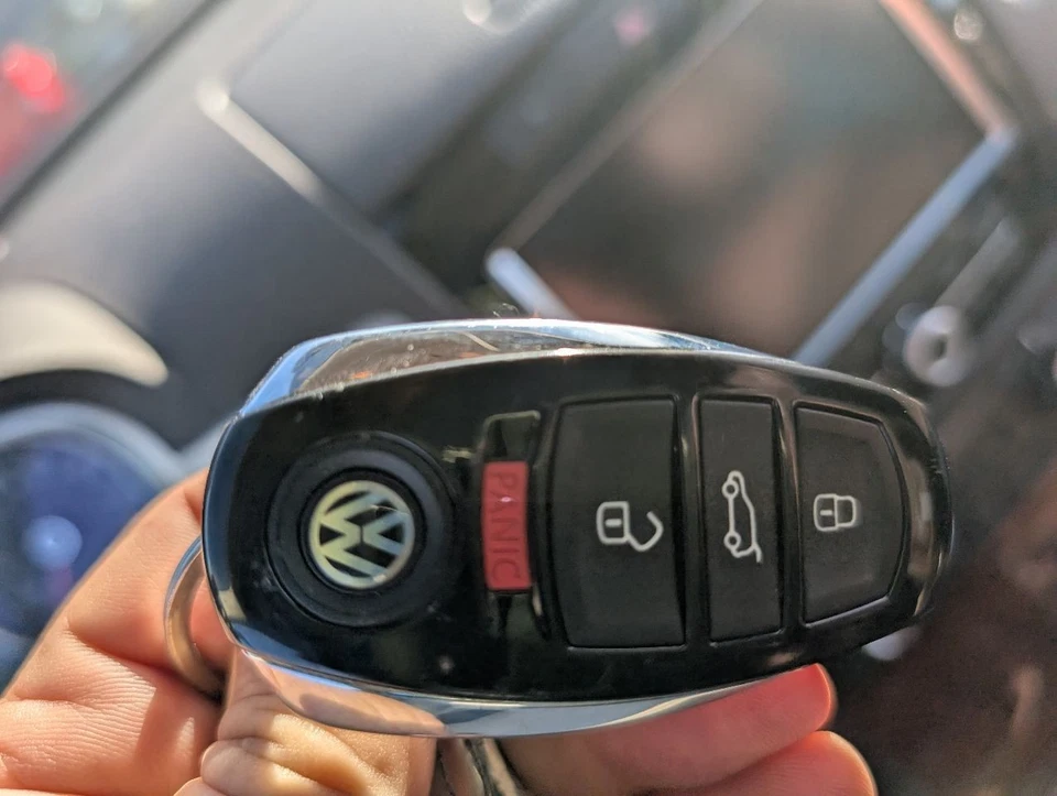 TOUAREG   2012 Fob/Remote 942528 - Image 1 of 4