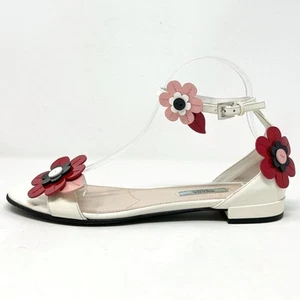 Prada 2017 Ivory Patent Leather Floral Appliqué Flat Sandals Size 39 - Picture 1 of 9