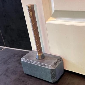 Thor’s Hammer Türstopper | Befüllbar Mjølnir mit Metallic Finish - Bild 1 von 10