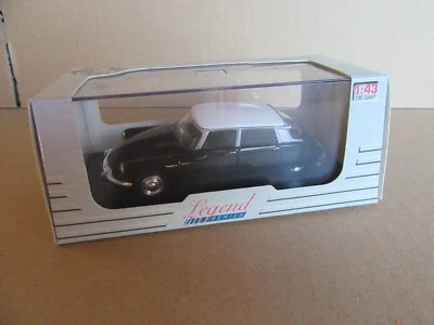 17H Universal Hobbies 4665 Citroën DS 19 Black 1964 1:43 - Image 1 of 4