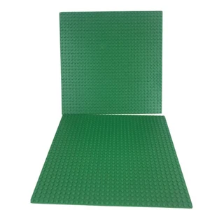 LEGO 2 GREEN BASE PLATES 32X32 10X10 INCHES GRASS LAWN GROUND BASEPLATE #3811 - Picture 1 of 4