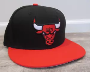 Gorra ajustada Chicago Bulls New Era talla 7 NBA logotipo liso 59FIFTY negra roja 2 tonos - Imagen 1 de 9
