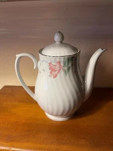 Antique Porcelain Teapot- RARE PRISTINE AND JUST GORGEOUS!!! - Picture 1 of 7