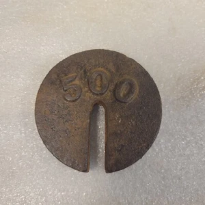 VINTAGE CAST IRON 500 PLATFORM SCALE WEIGHT 3 3/8" ROUND SLOTTED ~ 1 LBS - Picture 1 of 3