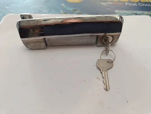 MANIGLIA ESTERNA PORTA ANTERIORE DX C/CHIAVE CROMata  FIAT 127  FIAT 128 DESTRA - Bild 1 von 8