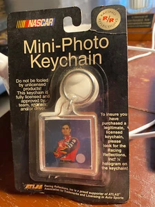 JEFF GORDON #24 DUPONT MINI PHOTO R&R KEYCHAIN - Picture 1 of 2