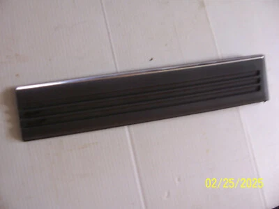 1990 1992 LINCOLN  MARK VII 7 LEFT Quarter FENDER Front TRIM MOLDING OEM USED - Image 1 of 4