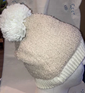 Gorro Charlie Paige tejido chenilla pom beige - Imagen 1 de 8