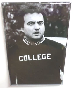 MAGNETE armadietto frigorifero 2" x 3" Animal House Belushi College - Foto 1 di 3