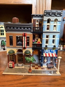 LEGO Creator Expert Modular Buildings Detective's Office 10246 no box or manual