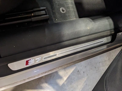 AUDI S7 C7 2013-2018 - delantero derecho - umbral de puerta / barra de luz (S7) Foto 1 de 4