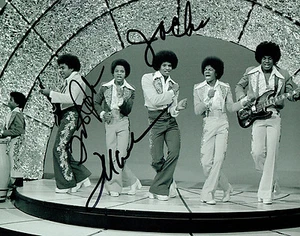 Tito Jermain & Jackie Jackson 5 Multi Signed Autograph 10x8 RARE Photo + COA - Picture 1 of 1