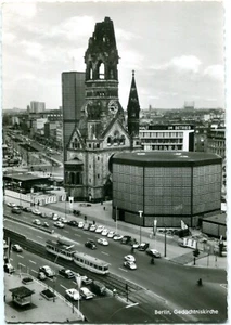 Photo Postcard Berlin Memorial Church, Budapest Street Defaka, Tram 50/60s - Picture 1 of 1