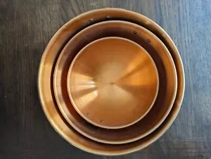 3 Vintage Kupfer Rühren Stapeln Schüsseln mit Messing Ring Griffe 9-8-6 Zoll - Bild 1 von 5