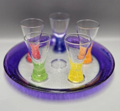 Juego de 5 vasos de confeti Dansk multicolor con bandeja para servir de vidrio fundido nuevo con etiquetas Foto 1 de 4