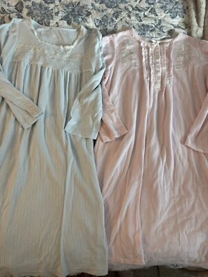 Miss Elaine Small Embroidered Floral Granny Long Sleeve Nightgown Lot 2 - Image 1 of 4