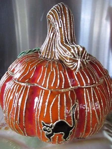 cloisonne Pumpkin  with black cat   box 5" x 5"   perfect for Halloween   - Picture 1 of 8