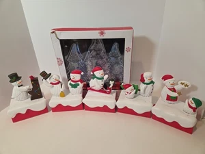 2018 Hallmark Snow Many Memories Musical Movement Schneemänner Leuchtbaum Set  - Bild 1 von 7