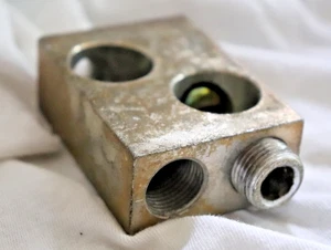 D1769 Ilsco Mechanical Lug Westinghouse 250-500MCM Connector Electrical Aluminum - Bild 1 von 6