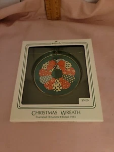 COLLECTIBLE CHRISTMAS 1983 HALLMARK CHRISTMAS WREATH NEW IN BOX - Picture 1 of 4