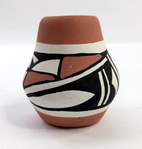 Pueblo Pottery Polychrome Pot Jar Elizabeth Olguin Native American Bowl Isleta  - Picture 1 of 6