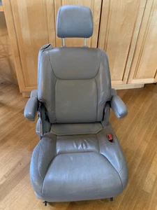 TOYOTA SIENNA 2ND Row Leather Captain Bucket SEAT OEM 2004 2005 2006 2007 2008 - Picture 1 of 16