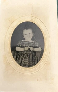 Antico tipo in latta / bambina epoca vittoriana ADORABILE! - Foto 1 di 7