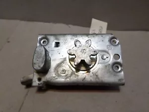 Ford Passenger 1956 nos cerradura puerta trasera izquierda B6A-7326413 - Imagen 1 de 4