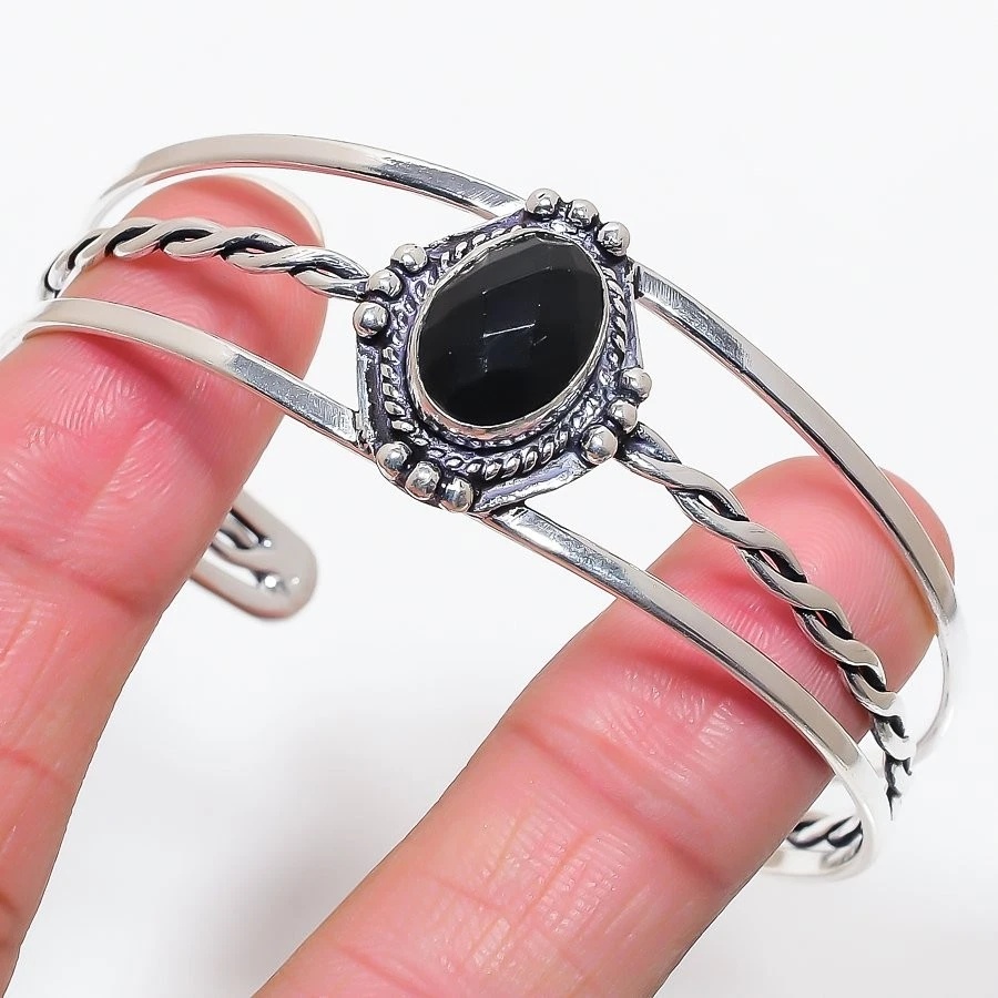 Brazalete ajustable de plata de ley 925 con piedras preciosas de espinela negra Foto 1 de 1