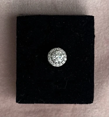 Pendiente de oro blanco de 14 k 100 % diamantes naturales de 0,75 tcw para hombre con un solo perno atornillado trasero Foto 1 de 4